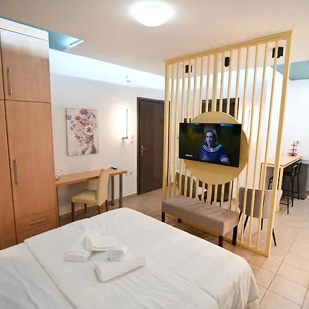 The Whole Packet C3 Center With Parking شقة