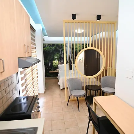 The Whole Packet C3 Center With Parking