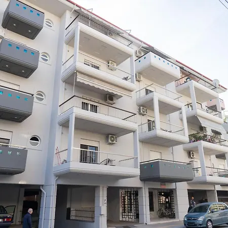 The Whole Packet C3 Center With Parking Apartment